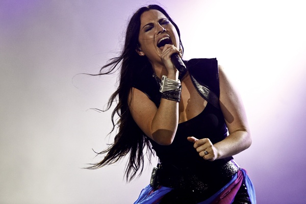 Evanescence tocou todos os grandes sucessos da banda, como "Going Under", "My Immortal" e "Call Me When You're Sober", entre outros