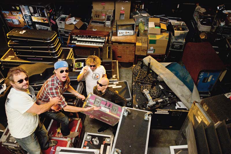 DE VOLTA Chickenfoot acaba de lançar o segundo disco