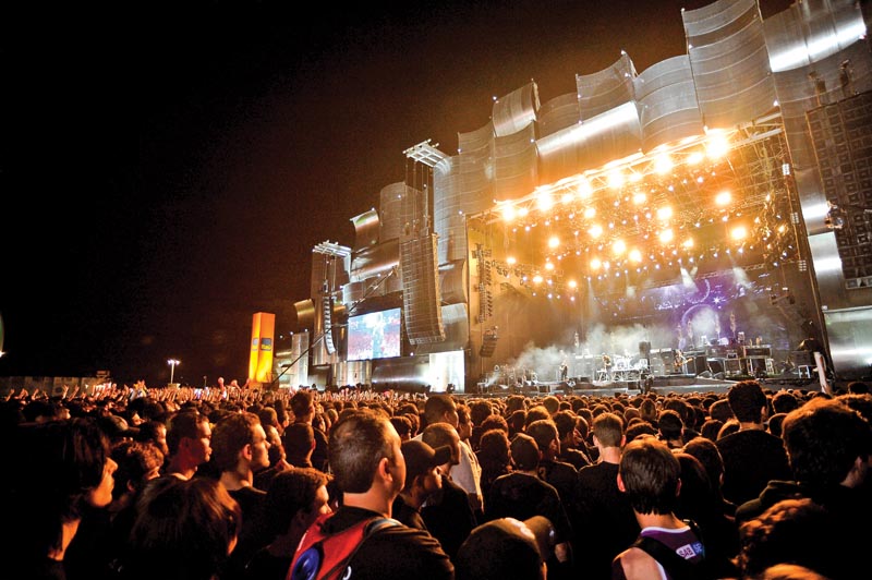 PLATEIA FELIZ Apesar das dificuldades, os frequentadores do RiR 2011 se divertiram com os shows