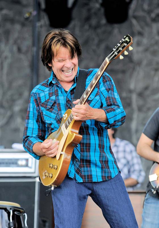 QUASE Fogerty já retomou as canções, falta a banda