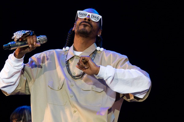 Rapper tocou hit atrás de hit, entre eles “Beautiful”, “Sensual Seduction” e “Drop it Like it’s Hot”