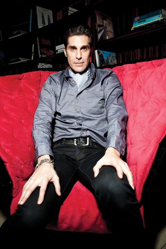 MAIS CALMO  Perry Farrell não festeja como antigamente, mas ainda gosta