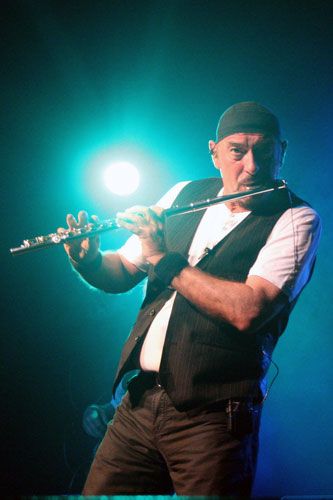 Ian Anderson, líder do Jethro Tull, vem ao Brasil em maio