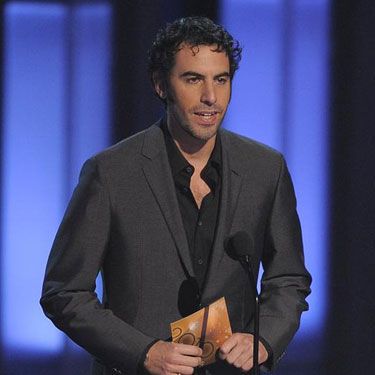 Sacha Baron Cohen estrelará filme inspirado em livro de Saddam Hussein