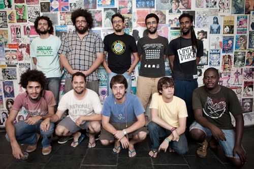 Macaco Bong se apresenta com convidados neste domingo, 30