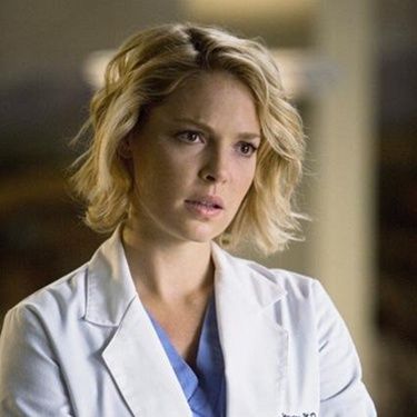 Sai Halle Berry, entra Katherine Heigl (na foto, em cena de Grey's Anatomy) em seu lugar no elenco de New Year's Eve