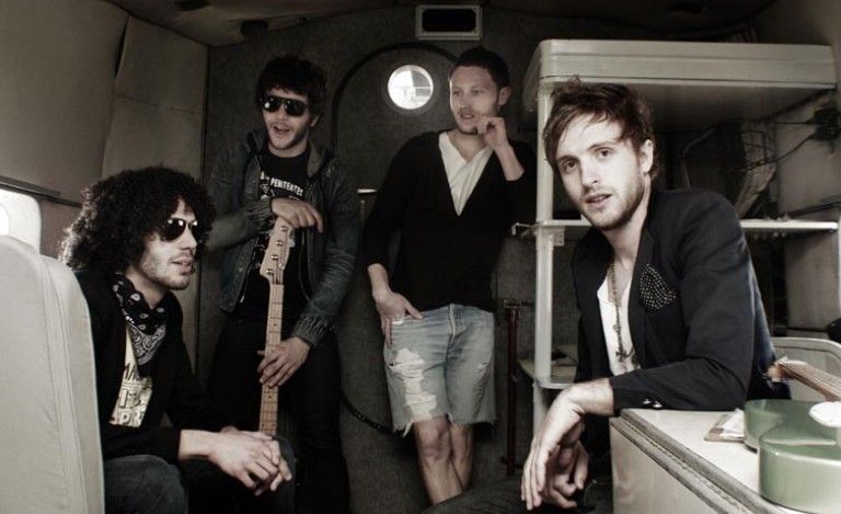 NADA LISOS O Sabonetes quer mostrar sua música para quem quiser ouvir