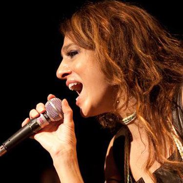 Carla Hassett é indicada ao Independent Music Awards