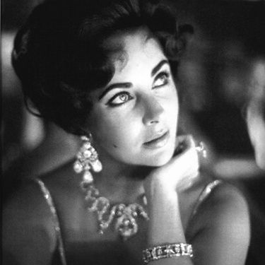 Elizabeth Taylor será enterrada nesta quinta, 24, no cemitério Forest Lawn, em Los Angeles