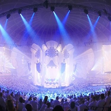 Imagem da versão holandesa do Skol Sensation com o tema "Os Mistérios de Wonderland"