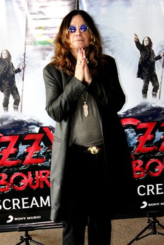 Ozzy Osbourne na coletiva realizada em São Paulo, no dia 1 de abril