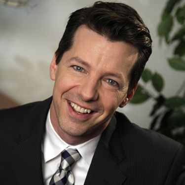 Sean Hayes será Larry em Os Três Patetas