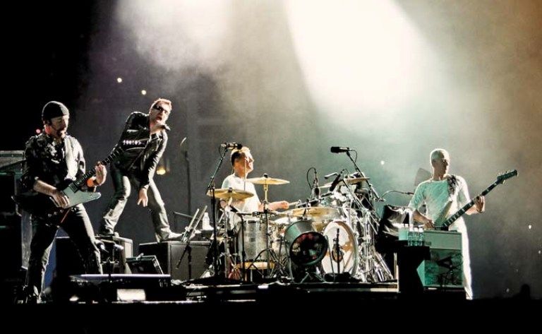 MULTIDIMENSIONAIS Na nova turnê, o U2 (nesta imagem, em Roma, em outubro do ano passado) ataca por todos os lados