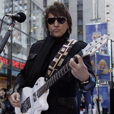 Richie Sambora ficará afastado do Bon Jovi nos próximos meses