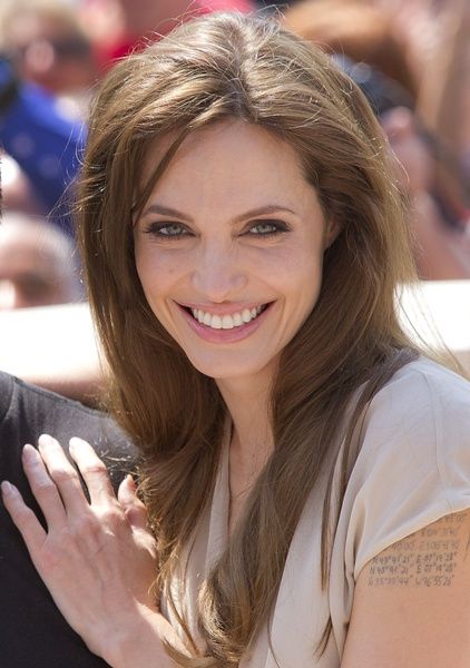 Angelina Jolie lançará seu longa-metragem em dezembro