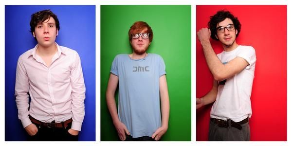 Two Door Cinema Club pretendem um segundo álbum para tocar em estádios