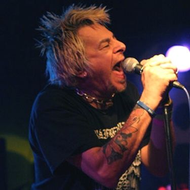 O vocalista do U.K. Subs, Charlie Harper