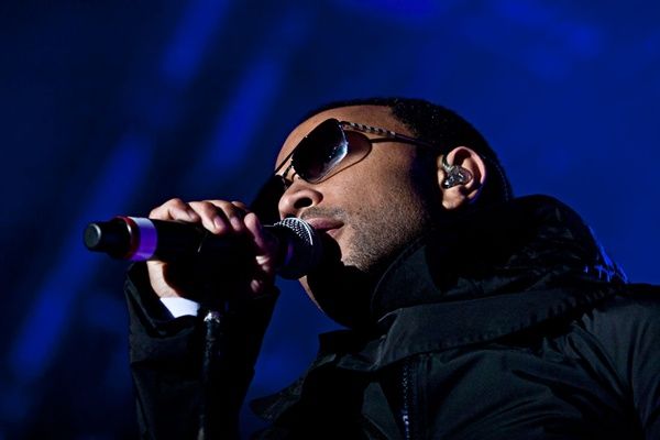 John Legend se apresentou junto ao The Roots no Urban Music Festival