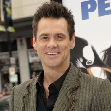 Jim Carrey vem ao Brasil para divulgar a comédia Os Pinguins do Papai