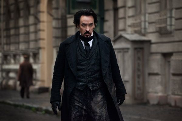 John Cusack viverá Edgar Allan Poe nas telonas em The Raven