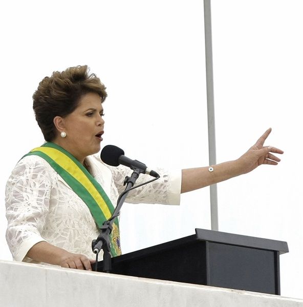 Presidente iria participar de conferência sobre Oswald de Andrade na quarta-feira, 6