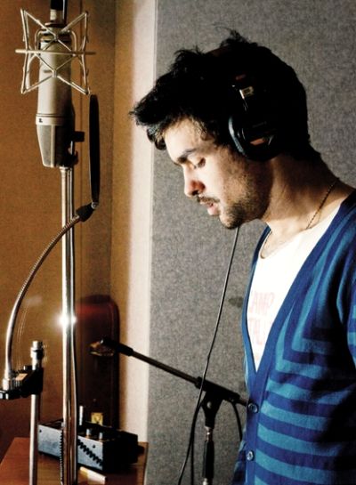 POR FORA Tavares registra faixas do Esteban