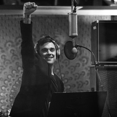 Robbie Williams quer voltar para a carreira solo