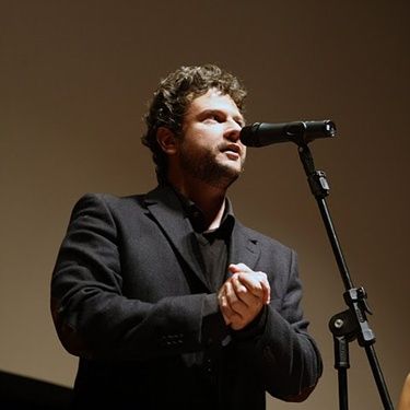 Selton Mello recebe o prêmio de roteiro por O Palhaço