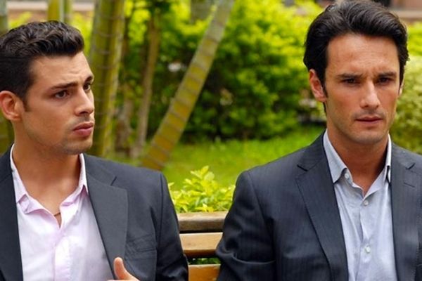 Cauã Reymond e Rodrigo Santoro em cena de Meu País