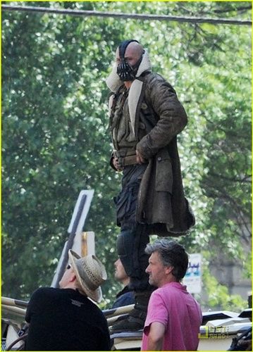 Bane (Tom Hardy) no set de The Dark Knight Rises