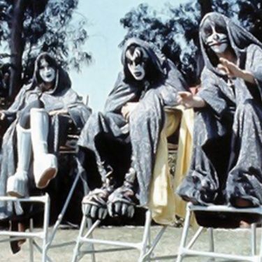 Kiss Meets the Phantom of the Park (1978)