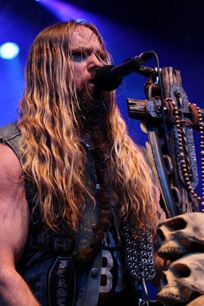 Zakk Wylde canta para o público em show no HSBC Brasil