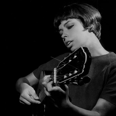 Nara Leão completaria 70 anos nesta quinta, 19.