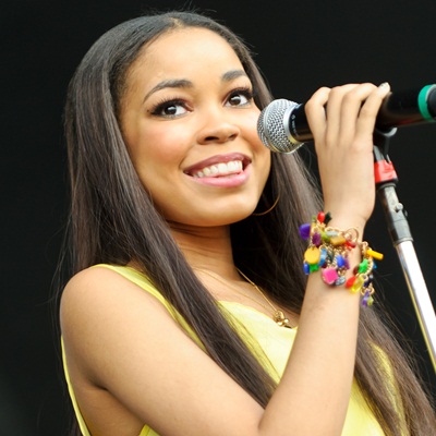 Dionne Bromfield, de apenas 15 anos, mostrou vozeirão no Summer Soul Festival