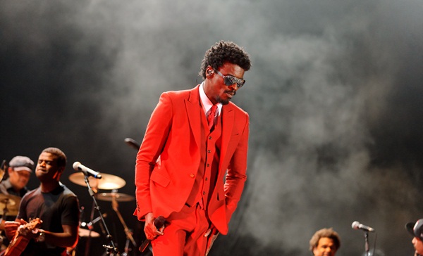 O cantor fez o penúltimo show da noite, antes do headliner Bruno Mars