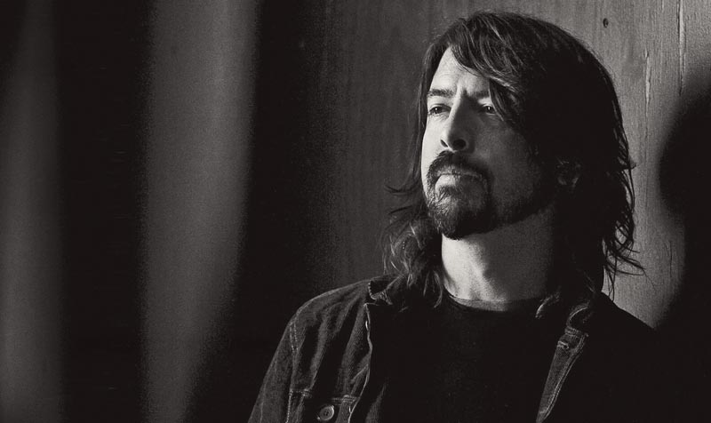 Ex-Nirvana, atual Foo Fighters, músico convidado de luxo, colecionador de prêmios, amigo de Paul McCartney... Dave Grohl é provavelmente o roqueiro mais sortudo do planeta.