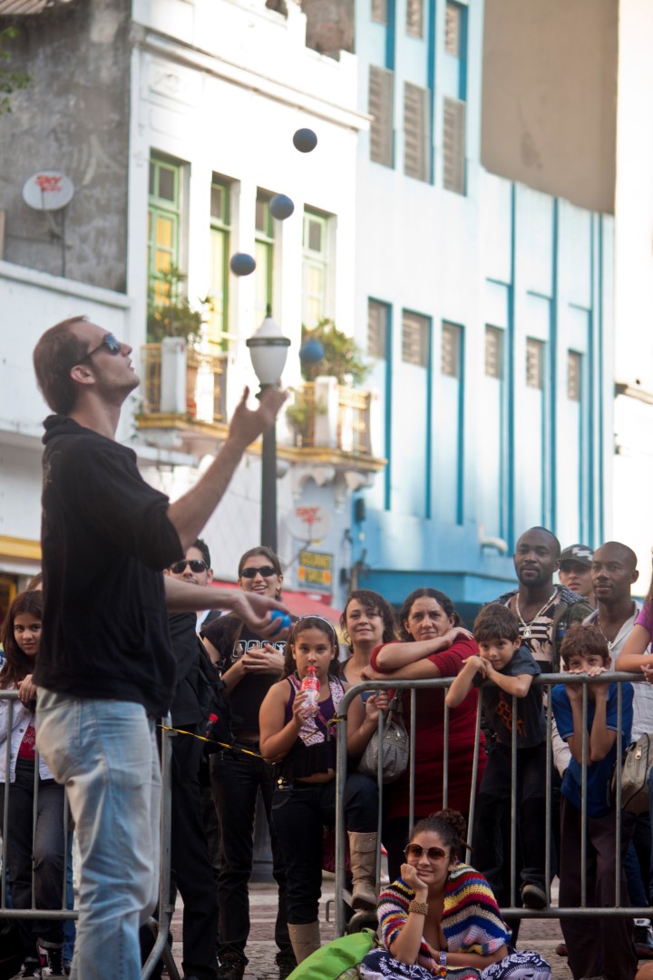 Malabarista fax show na Virada Cultural 2012