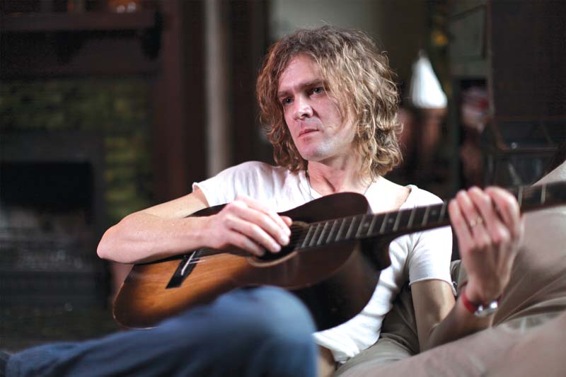 PESQUISA ÍNTIMA Benson testa novas músicas no filho, mas tem de justificar as letras para a esposa