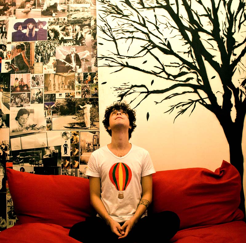 ÍNTIMO Cícero escreveu sozinho e em clima caseiro as músicas de Canções de Apartamento