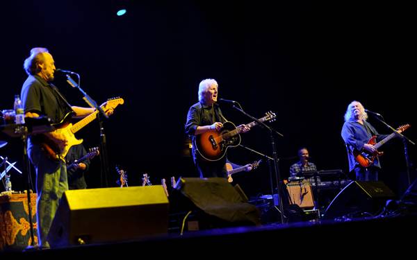 Show do trio teve músicas novas, mas foi repleto de clássicos