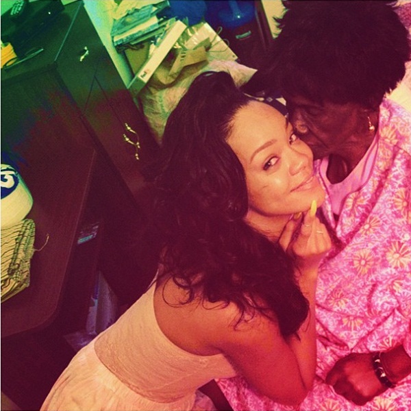 Rihanna e Avó
