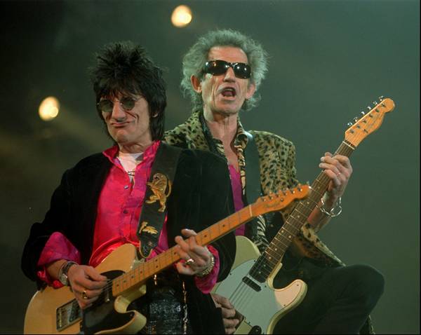 Ron Wood e Keith Richards em Seattle, em 28 de novembro de 1997, em show da turnê Bridges To Babylon