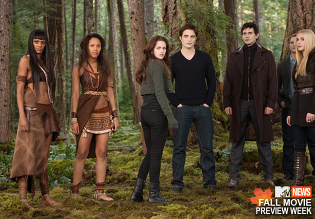 Edward (Robert Pattinson), Bella (Kristen Stewart), Carlisle (Peter Facinelli) e Eleazar (Christian Camargo) em cena de A Saga Crepúsculo: Amanhecer – Parte 2