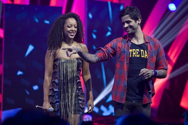 Negra Li e Lucas Silveira