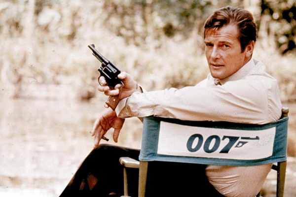 Galeria Bond - Roger Moore
