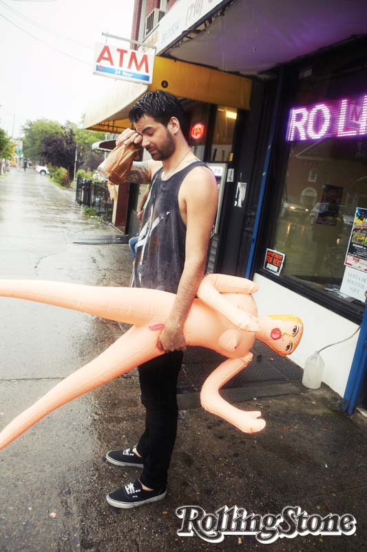 PRAZER SEM LIMITES Hunter Moore reflete depois de uma longa noite em Nova York