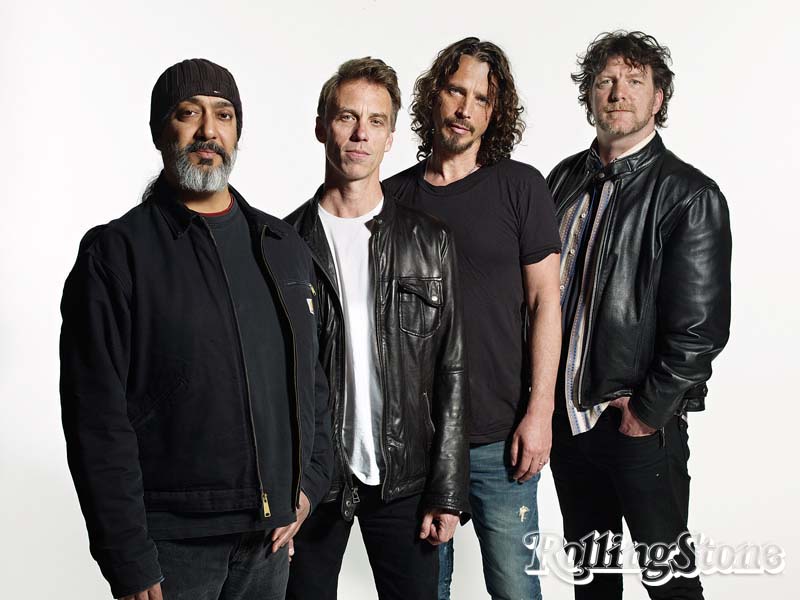 COMO ANTES
Thayil, Cameron, Cornell e Shepherd voltaram a ser o Soundgarden
