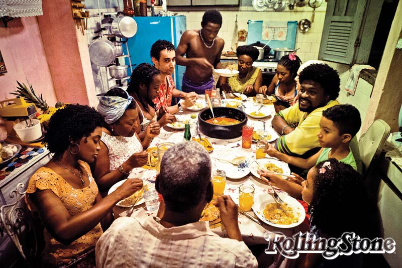 CAOS E CORES  A minissérie também debate questões raciais