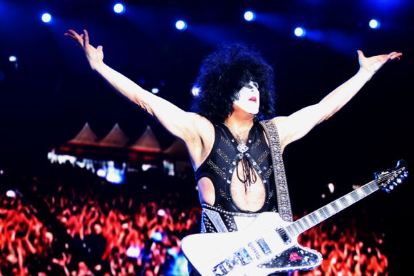 “Hell or Hallelujah” e “Wall of Sound”, do disco novo, Monster, também foram cantadas