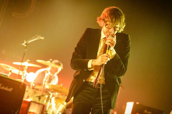 "Essa é a nossa primeira vez aqui", disse Jarvis depois de cantar "“Do You Remember The First Time?”